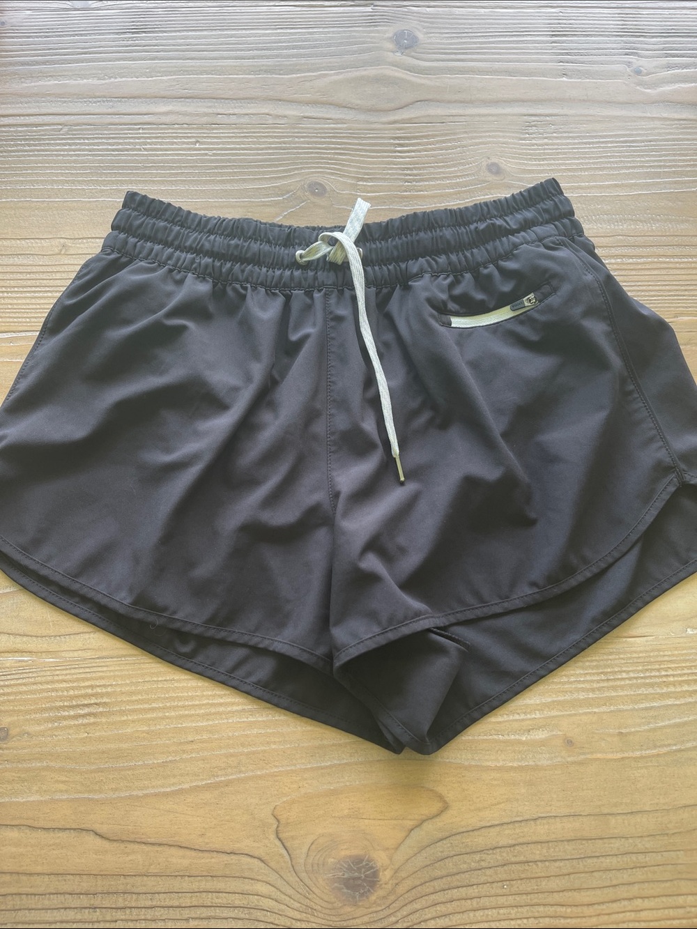 Vuori Clementine 2.0 Athletic Shorts Black